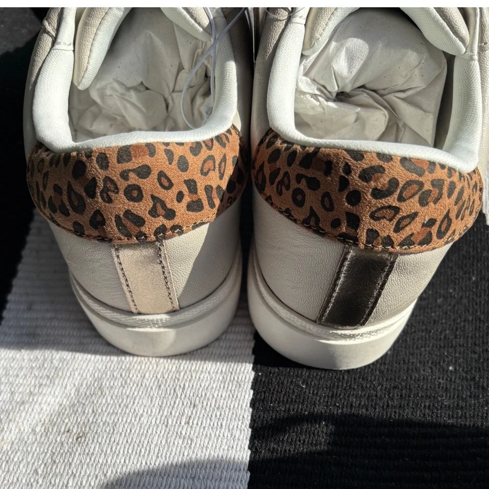Art Class Kids Cream Leopard Print Star Low Top Sneakers Size 4